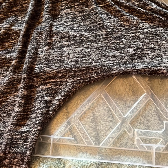 Max studio light weight cowl neck. Xl - Picture 9 of 9